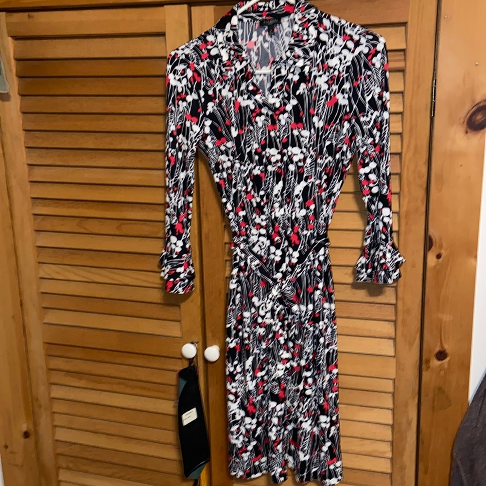 TALBOTS PRINT DRESS IN BLACK, WHITE AND DARK RED. NEVER WORN. PP. Make an offer!